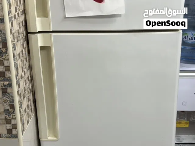 ثلاجة بحالة جيدة