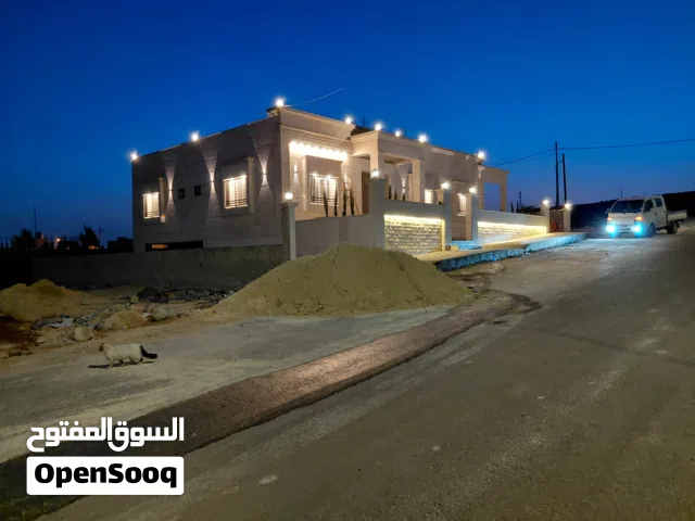 344 m2 Studio Townhouse for Sale in Amman Al-Abdaliya