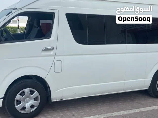 باص تويوتا هايس سياحي