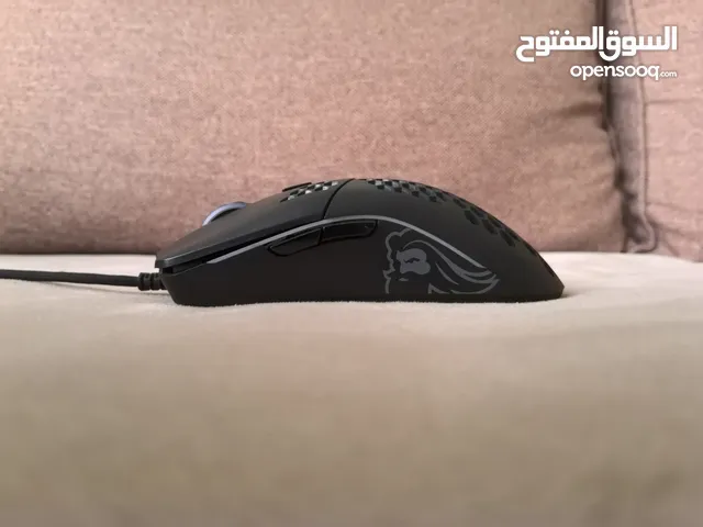 السلام عليكم ورحمة الله وبركاته للبيع ماوس جلوريوس  و كيبورد لاثنين ب5