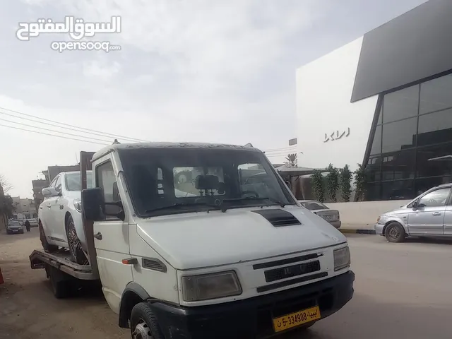 ساحبه لنقل سيارات خدمات 24 ساعه داخل و خارج طرابلس على مدار 24 دمتم في حفض الله ورعايته