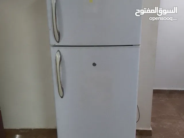 ثلاجة للبيع انترناشيونال تبريدها ممتاز موجوده في ماركا الجنوبيه