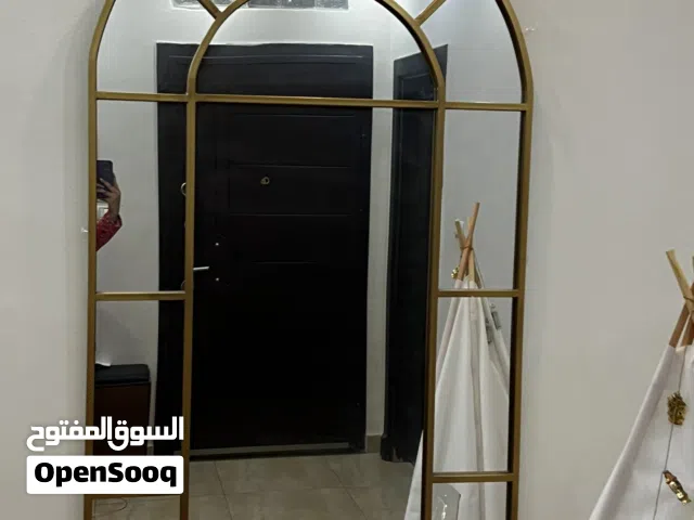 مرايا لون ذهبي