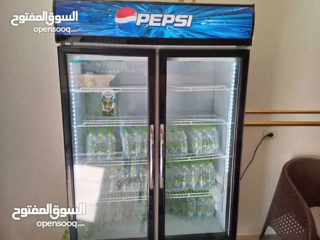 ثلاجة عرض للبيع شبه جديده