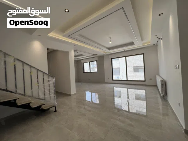 شقة فاخرة في خلدا العواجانية طابق ثالث مع روف مرخص