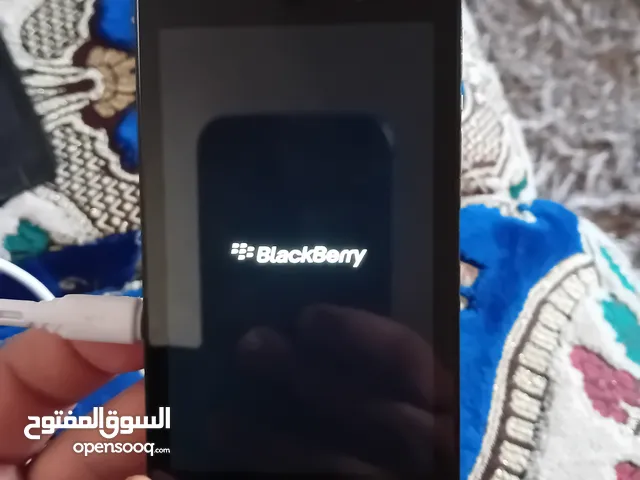 جهاز كامل بلاك بيري غني علي التعريف صناعة كندية الجهاز يبي سفتوير يولع لكن تتطلع علامة بلاك بيري