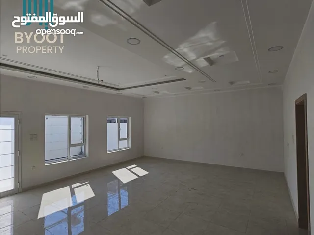 292 m2 4 Bedrooms Townhouse for Sale in Central Governorate Sanad