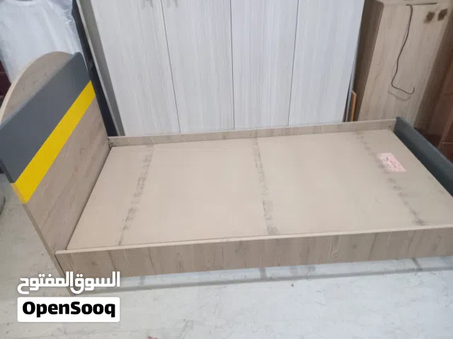 سرير فردي تركي بحالة ممتازة للبيع بسعر مناسب