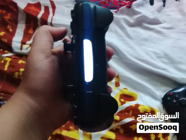 ايادي بلايستيشن 4 للبيع