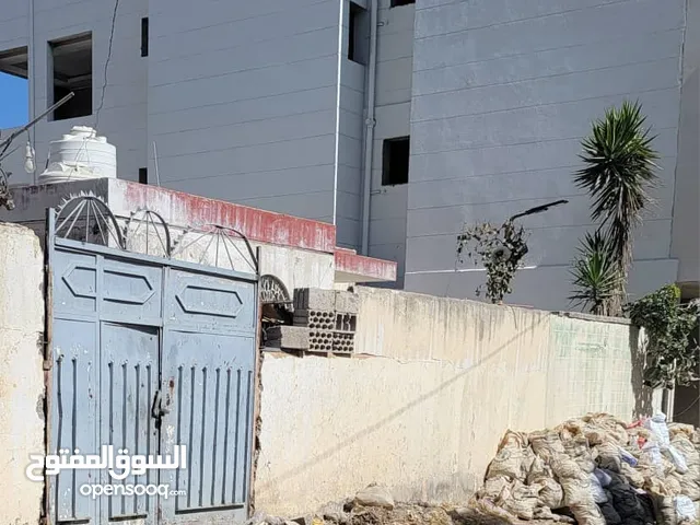 بيت من بيوت حده المدينه قريبه جدا لمطعم نجوم الشام منو سعيد الحظ وطايع والديه