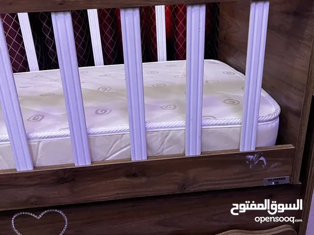 سرير طفل من عمر يوم الالى عمر 3 سنوات