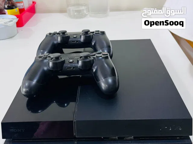 PS4 1TB WITH 2 CONTROLLERS