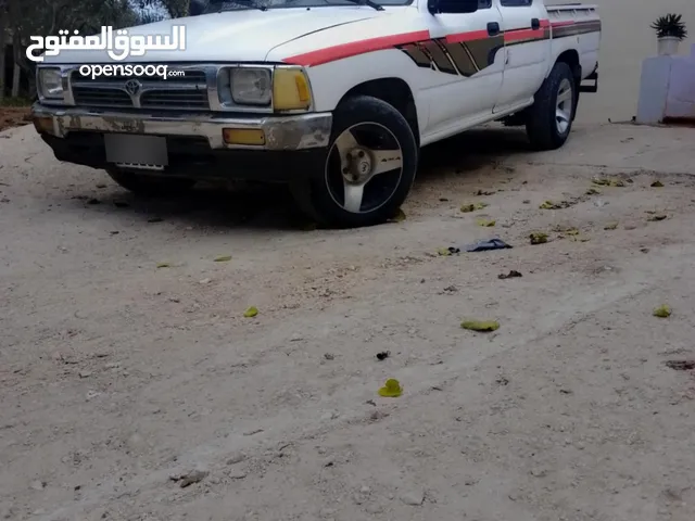 تويوتا هايلوكس غمارتين للبيع 1994