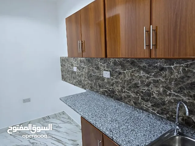 بدون عموله ايجار مفروش و بدون فرش ف مدينه العين