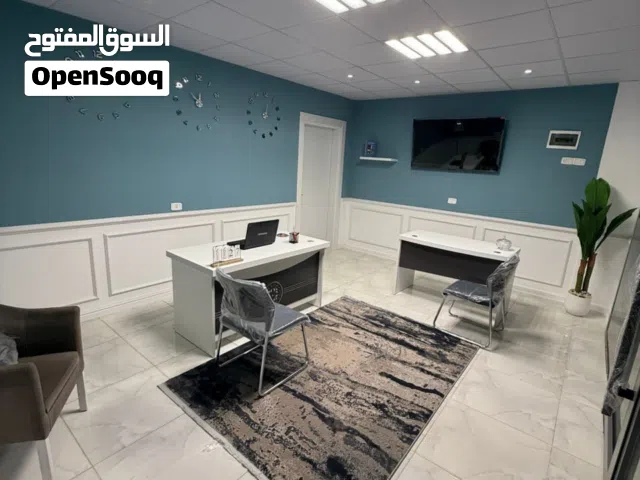 صالة كبيرة للإيجار الزاوية جوددائم طريق الحاجية.  مكتب + مخزن +حمان + مطبخ  مشروعك وتوكل على الله **