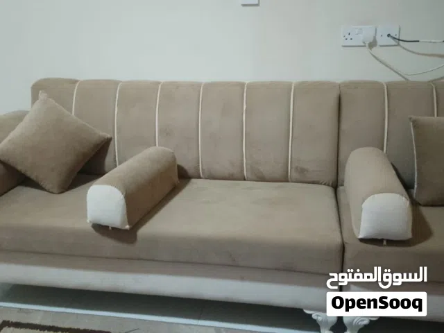 كراسي شبه جديده