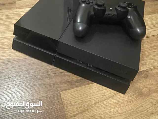 PlayStation 4 with one controller