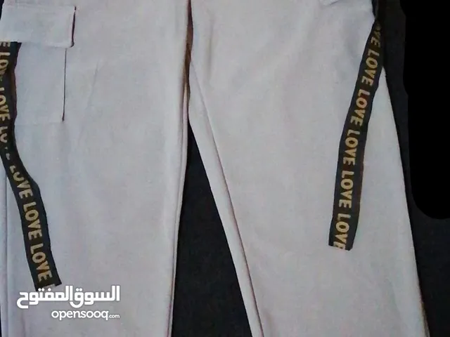 بنطلون رمادي ستايل جميل.