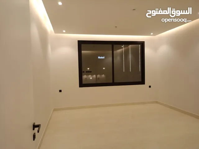 215 m2 5 Bedrooms Apartments for Rent in Al Madinah Al Khalidiyyah