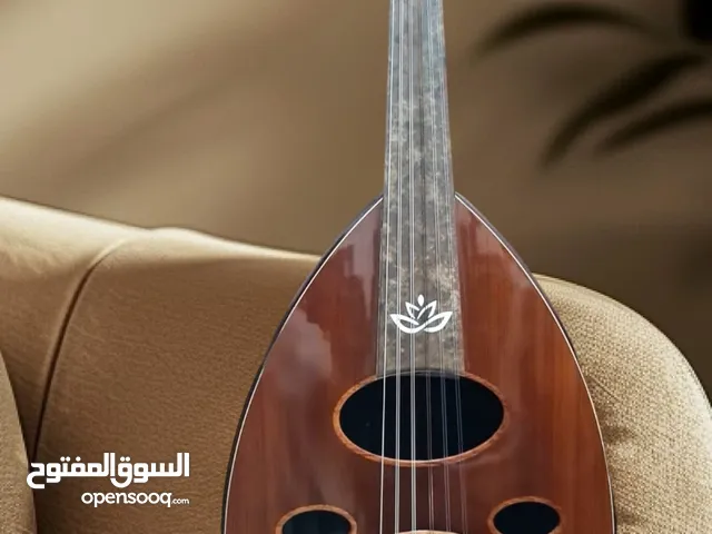 تم تخفيض السعر للسفر عود جديد بروفشنال للمحترفين وصوته جميل صناعة مصطفى بكر الدوسة ممتازة السعر 250