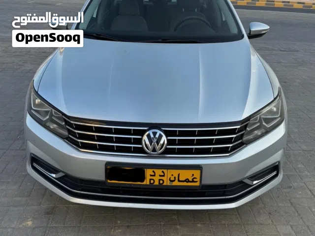 2017 فولكسفاغن باسات Standard