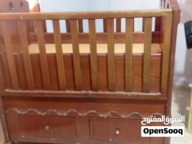 تخت أطفال خشب متين وزن عالي