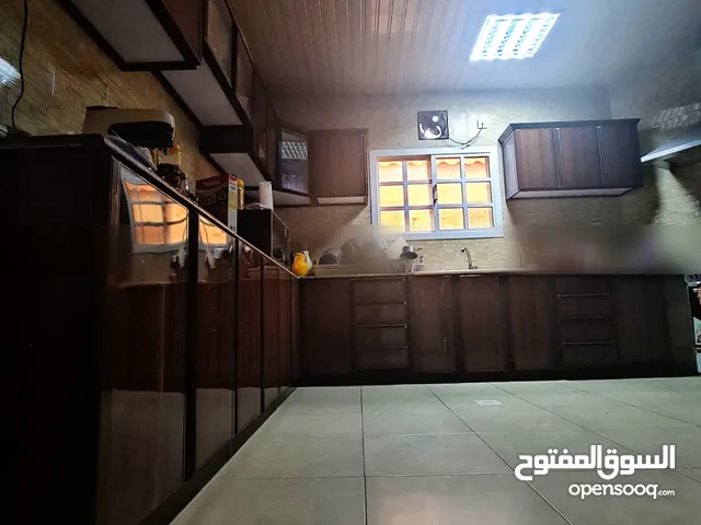349m2 More than 6 bedrooms Villa for Sale in Northern Governorate Madinat Hamad