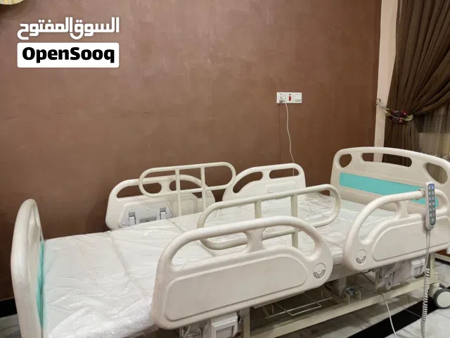 للبيع: سرير طبي (Ak-E08) مواصفات خاصة - شبه جديد غير مستخدم نهائياً