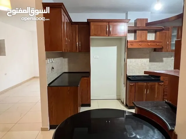180 m2 3 Bedrooms Apartments for Rent in Ramallah and Al-Bireh Ein Munjid