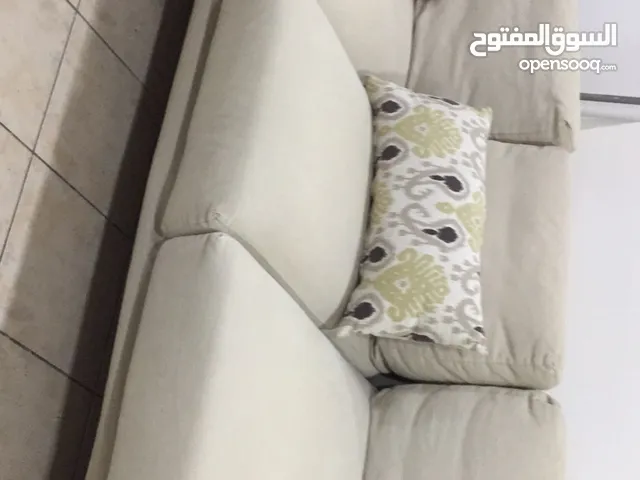 للبيع كنبة من هوم سنتر