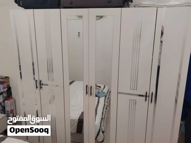 غرفة نوم بحالة ممتازة