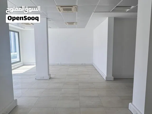 مكتب للايجار 66 م في شاطئ القرم مساحه مفتوحه/Office for rent, 66 sq meters, in Qurm Beach,open
