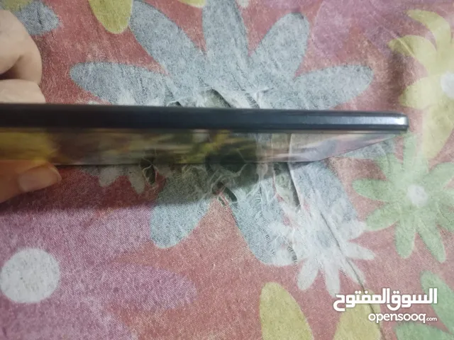 نقال f5برو ذكرته 512جهاز نضيف كلش حلو كاتونه شاحتنه اصليه وياه