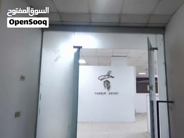 صالة 200 متر مربع للايجار
