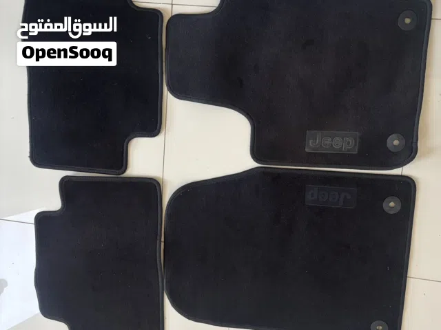 Jeep Grand Cherokee Floor Mats / دعاسات أرضية Set (2011–2021) – Original, Like New