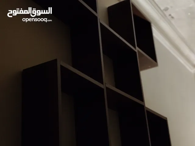 أقرأ الوصف : وحدة رفوف تحف تعليق ماكنه خشب محترم 1.20 x 1.20