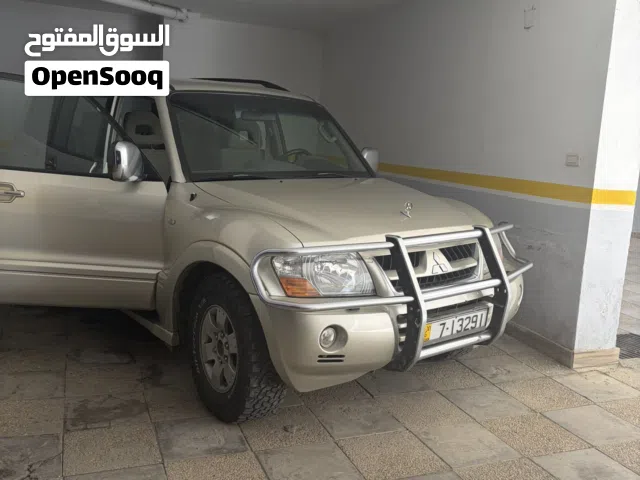2005 ميتسوبيشي باجيرو Standard