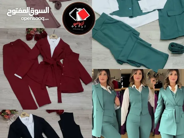 طقم نسائي مميز يتكون عددت قطع.