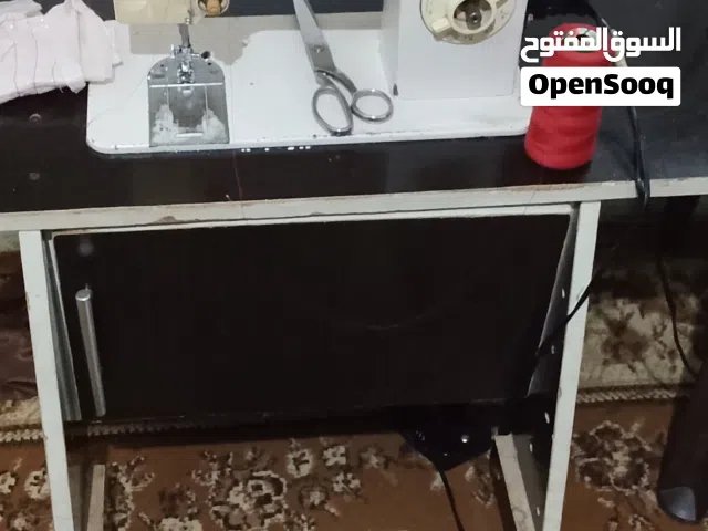 ماكنه خياطه ملابس شغاله تمام ميه ميه لبيع في اربد شارع فوعرا بتخيط عيده درزات