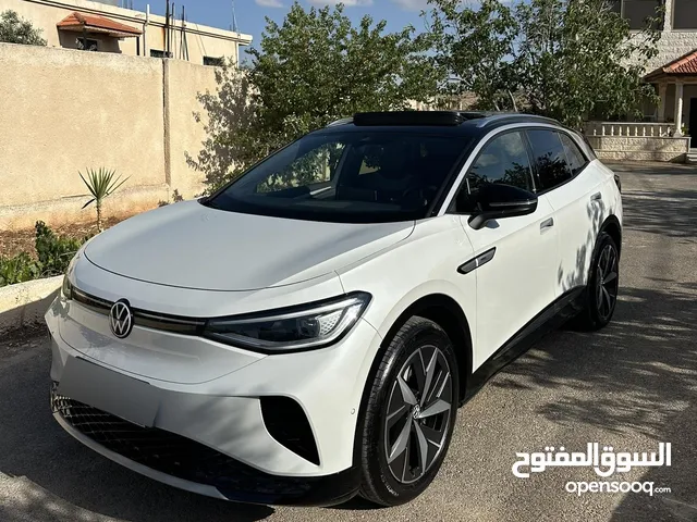 ID 4 2024 Pro Piano Black 2024 فل كامل اعلى صنف تامين شامل مالك واحد ممشى 5000 كيلو مكفولة