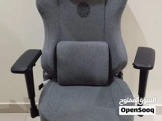 كرسي قيمنق نظيف
