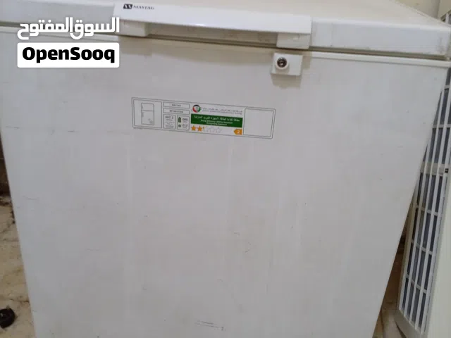 للبيع فريزر ارضي بحاله الوكاله.  مع. والكفاله وتوصيل