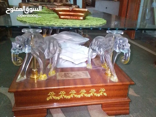 طقم كنب تفصيل خشي زان اصلي مع طاوله وسجادة بأقل سعر موجود