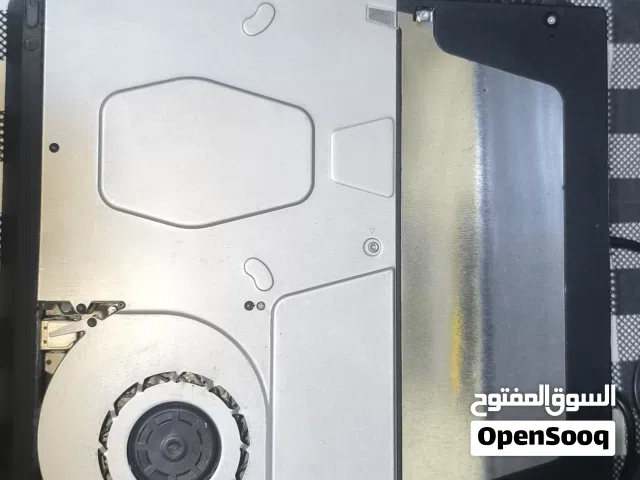 Ps4 مستعمل استعمال نضيف جداً مع ملحقاته يد تحكم و شاحن طويل مساحة 1t 1024g