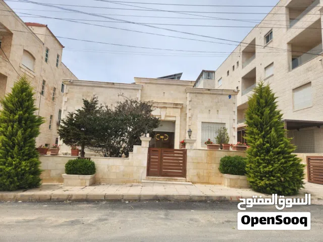 490 m2 3 Bedrooms Villa for Sale in Amman Al Kursi