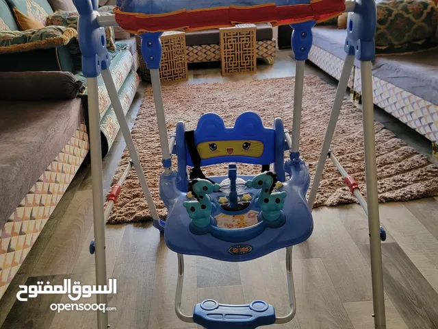كرسي هزاز للأطفال(أرجوحة) لون أزرق، نظيف جدًا واستخدام