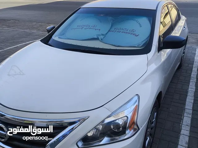 Nissan Altima 2013 white