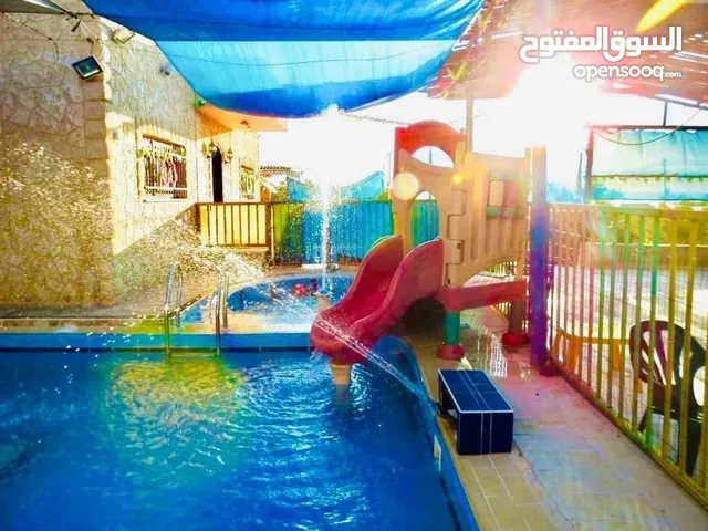 الكنز الأخضر في دير غزالة – منتجع فاخر بموقع استراتيجي