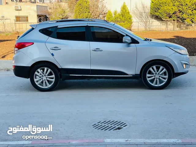 هونداي توسان 2012 بالرخصة فل الفل  ماطور 2000 ديزل  اوتوماتيك  ترخيص وتامين  2*4 بصمة تشغيل وبصمة اب