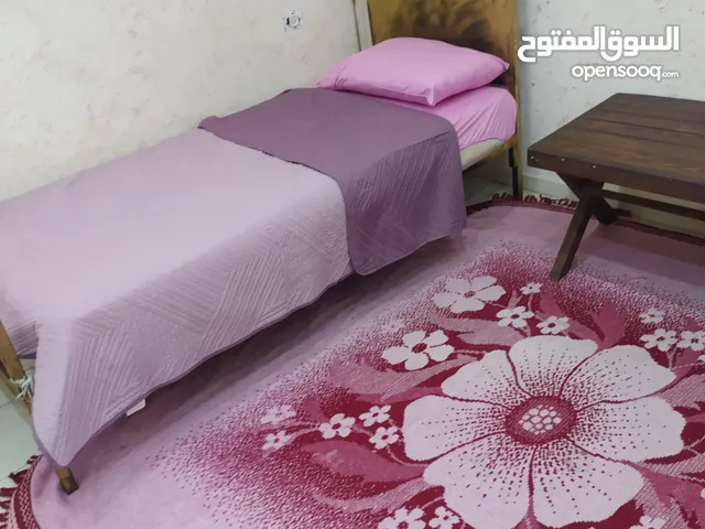 سكن للطالبات فقط يوجد غرف مشتركة يوجد غرف برايفت